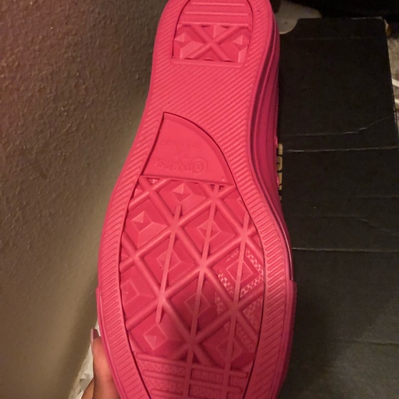 NIB Converse Chuck Taylor All Star OX Low Vivid Pink 155185C Men 8 Women 10 - Picture 7 of 9